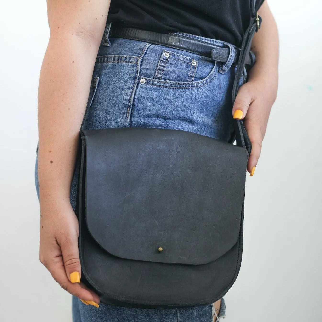 Handmade Minimalist Leather Saddlebag