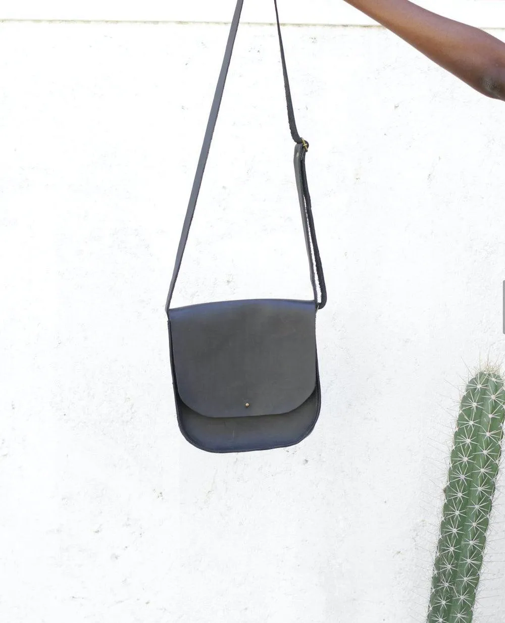 Handmade Minimalist Leather Saddlebag