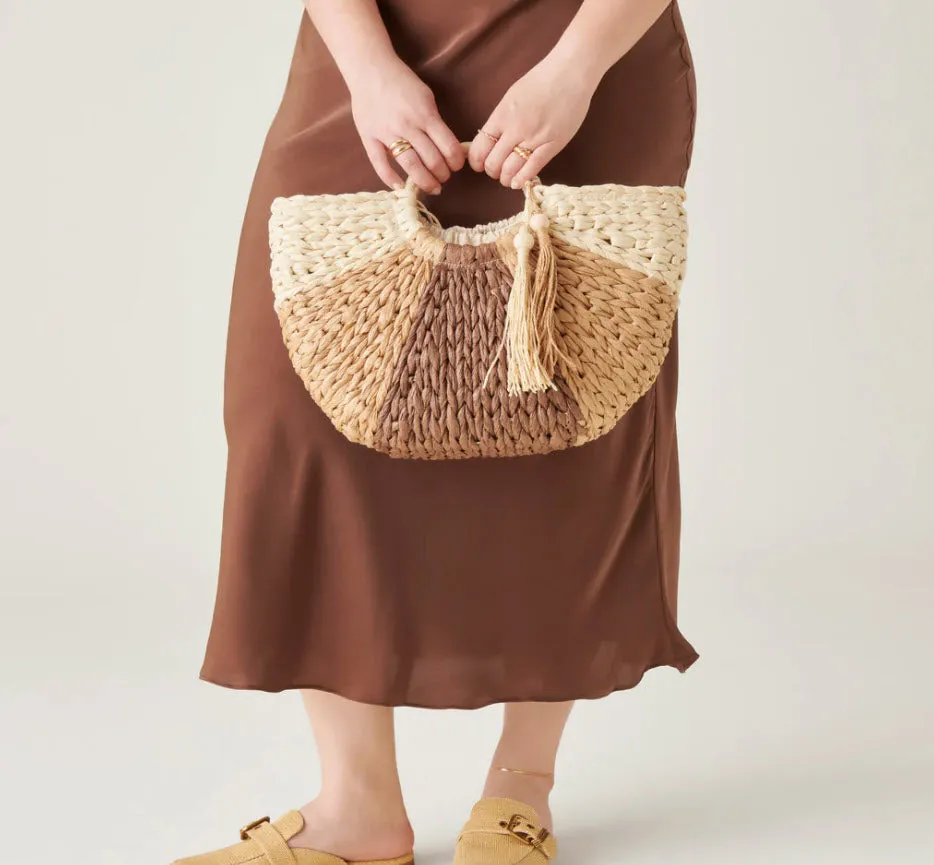 The Circle Handle Straw Bag in Natural